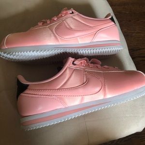 Nike Cortez Vday
